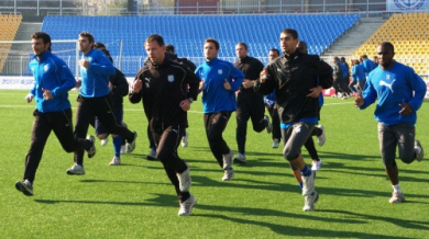 Играчите на Черноморец възстановяват след загубата от Славия