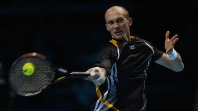 Давиденко най-сетне би Федерер, на финал е в Лондон