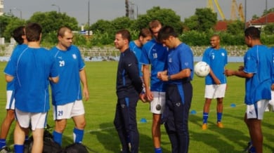 Балъков раздаде домашно на футболистите