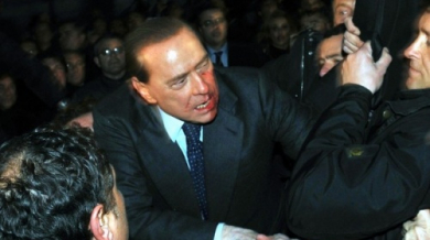Берлускони няма да отменя партито за 110 години Милан