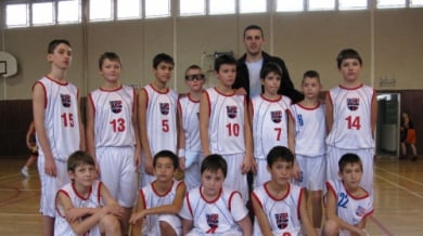 Филип Виденов изненада децата на Буба Баскет