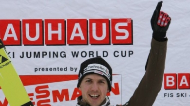 Симон Аман с победа на ски скоковете в Енгелберг
