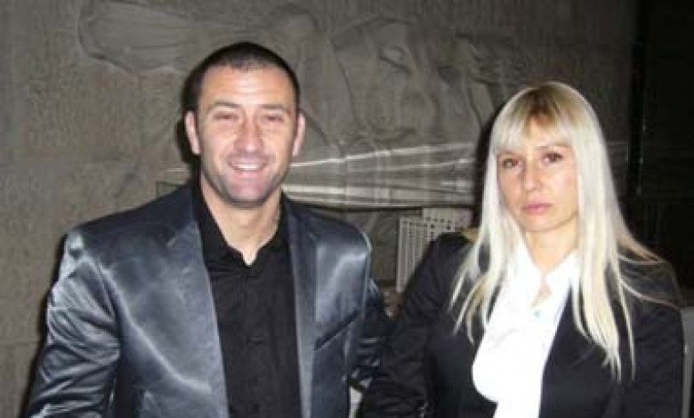Сашо Александров живее щастливо със съпругата си, но феновете го обвиниха, че имал любовница
