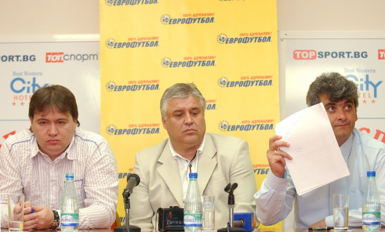 Жейнов (най-вляво) съобщи, че не са изключени до дни още три трансфера по посока чужбина