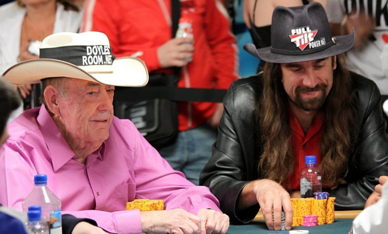 Дойл Брансън (вляво) е най-великият покер-играч в историята
