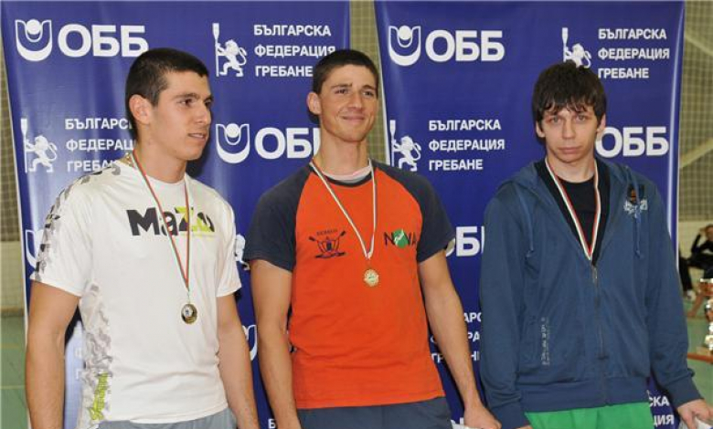 Златко Караиванов (в средата), снимка: федерация по гребане