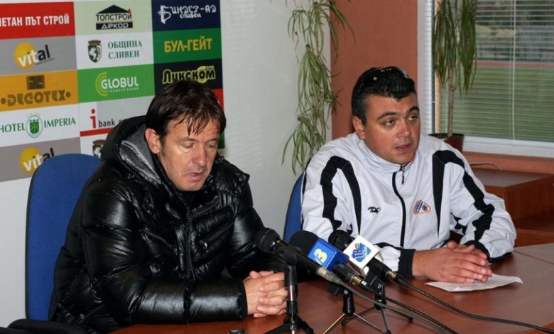 Диян Петков (вляво) /снимка regionsliven.org