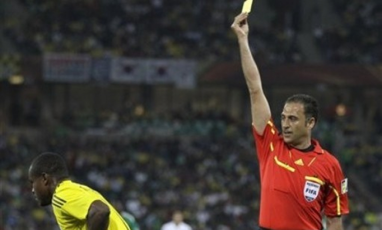 Олегарио Бенкуеренса ще ръководи 1/4-финала между Уругвай и Гана днес