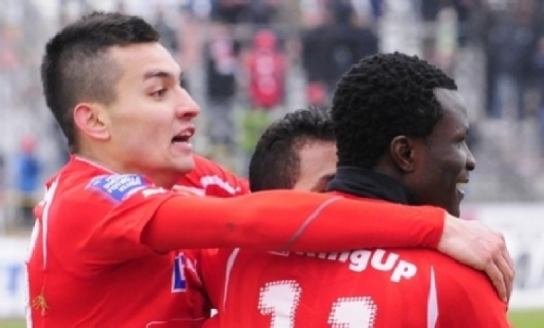 Роденият в Кърджали Емин Нури (вляво) няма да играе и на реванша срещу Левски