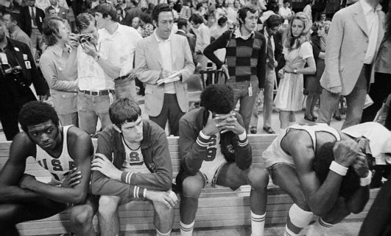 Американските баскетболисти са разочаровани от загубата си от СССР на финала в Мюнхен