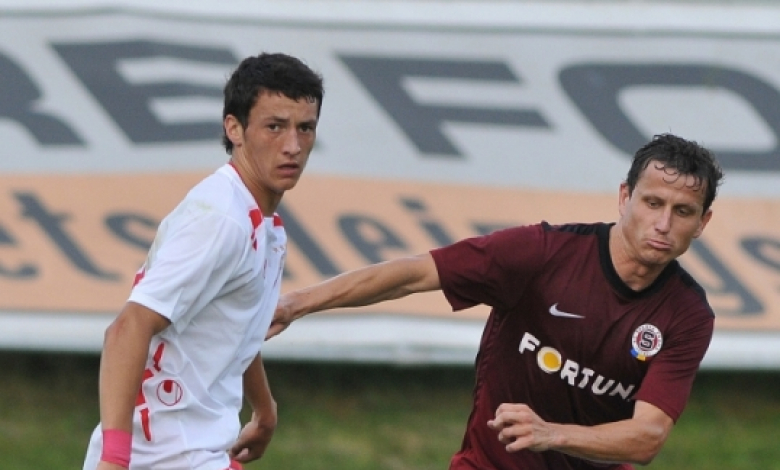 Атанас Зехиров (вляво) вече не е футболист на ЦСКА