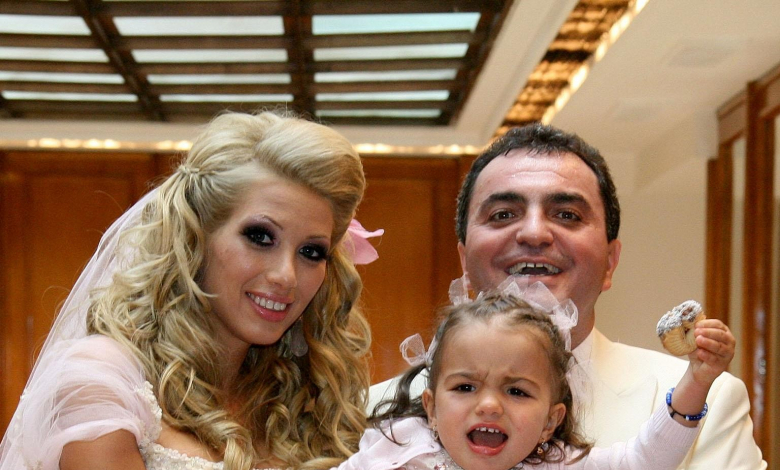Георги Георгиев със съпругата си и дъщеричката им Виктория
Снимка: Булфото