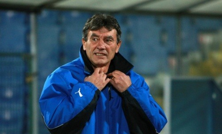 Треньорът на Видима-Раковски Димитър Тодоров извежда утре футболистите си за първа тренировка за 2011 година /снимка Спортни.бг