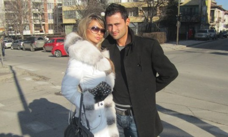 Защитникът на Академик Ивайло Василев с половинката си Мария