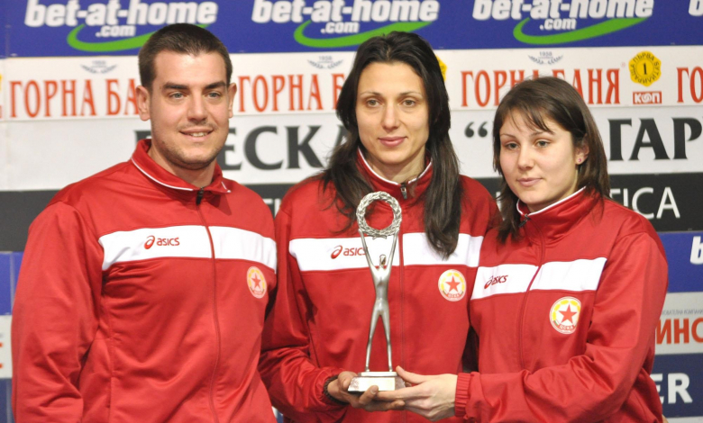 Помощник треньорът на Атанас Лазаров, треньорът Юлия Иванова и Мария Каракашева, снимка: Булфото