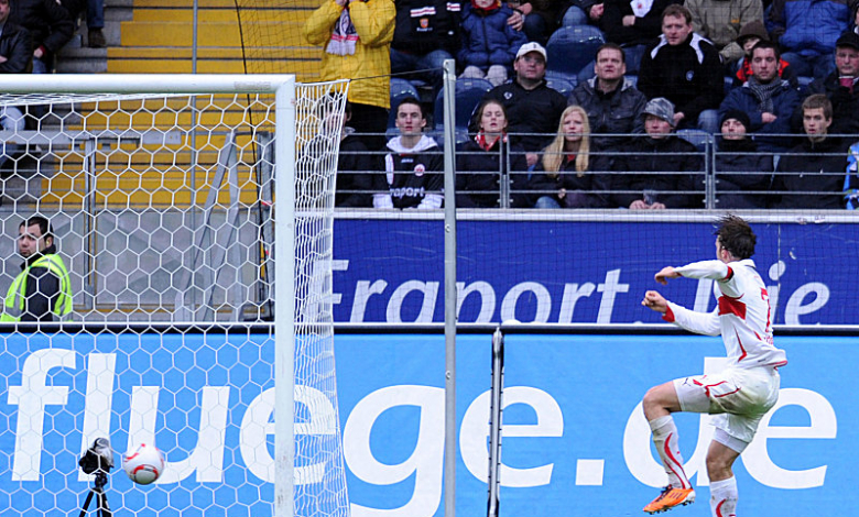 Мартин Харник бележи първия гол за Щутгарт
