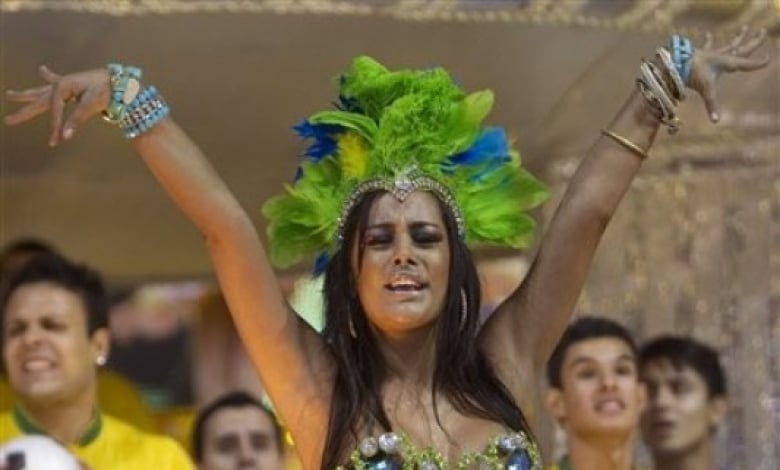 Лариса на карнавала в Рио де Жанейро