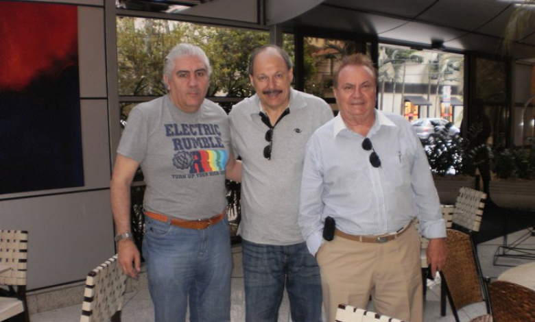 Феликс Монео (най-вляво) е очакван във Враца