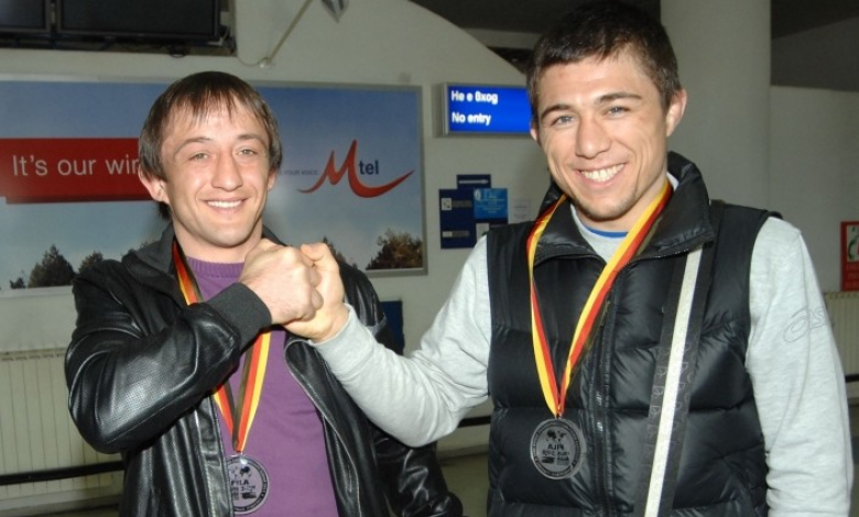 Леонид Базан (вдясно)/снимка: bul-wrestling.org