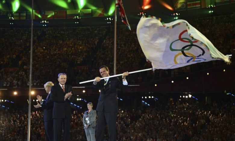 Жак Рох предаде олимпийското знаем на кмета на Рио де Жанейро Едуардо Паеш