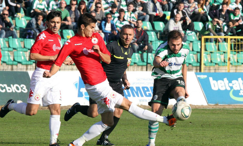 Снимка: БУЛФОТО
Кадър от последното дерби във Варна (0:0) през октомври 2011 година