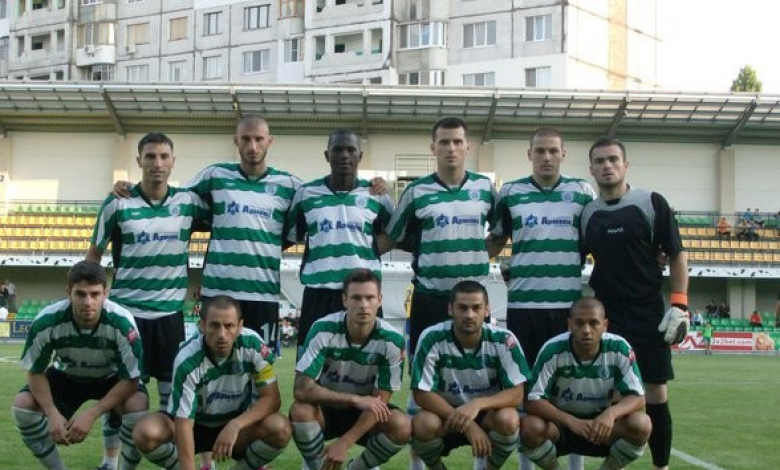 Дончо Атанасов (на втория ред най-вляво)