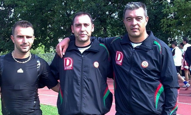 Николай Петров (най-вдясно) /Снимка: sport-gabrovo.com