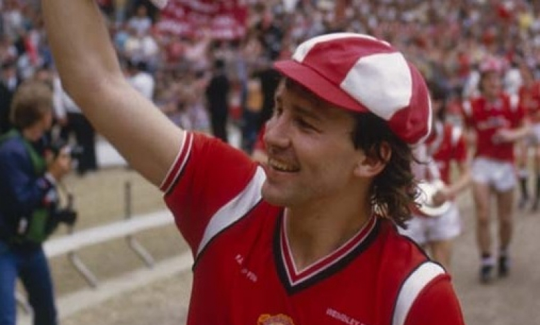 През есента на 1986 г. Брайън Робсън е най-скъпият футболист в английския елит