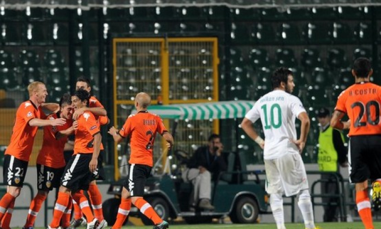 Валенсия отвя Бурсаспор в Турция с 4:0 през 2010 година 