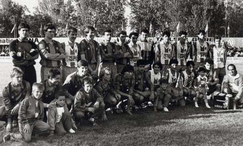 Двата тима заедно преди мача на 1 май 1989 година