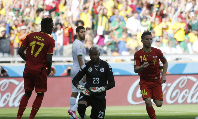 Вратарят на Алжир Райс Мболи капитулира след гола на Дрис Мертенс десет минути преди края / снимка: REUTERS
