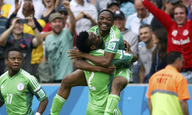 Нигерийците се радват след изравнителния гол на Ахмед Муса / снимка: REUTERS