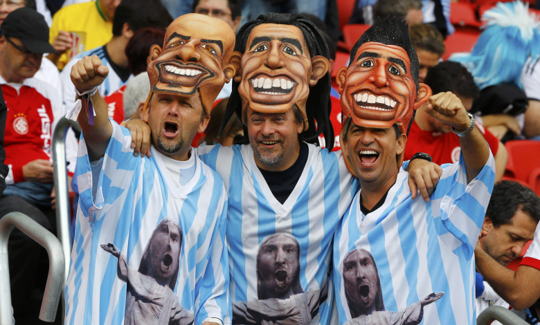 Колоритни аржентински фенове / снимка: REUTERS