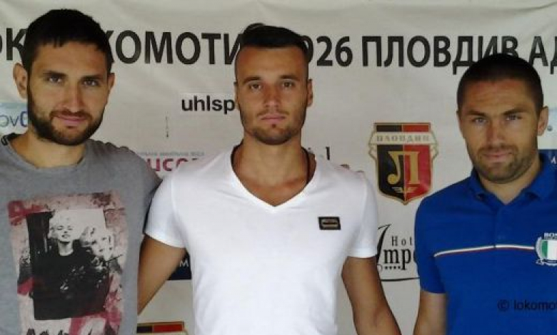 Снимка: Тунчев (вляво)