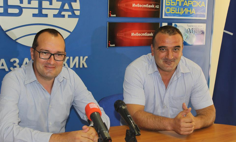 Президентът на ФК Сарая Румен Димитров (вляво) и треньорът Николай Минчев