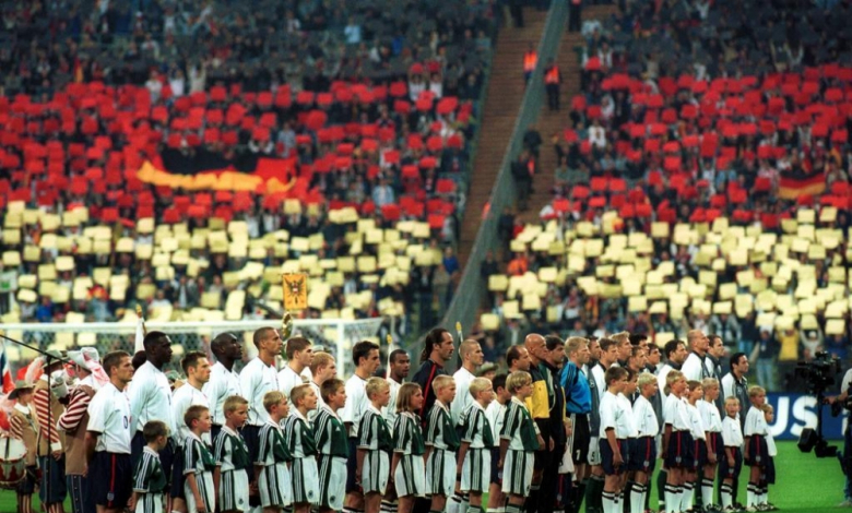 Преди загубата на Германия с 1:5 от Англия пред 63 000 зрители в Мюнхен