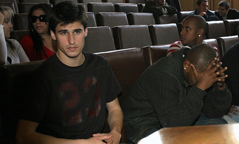 Машадо (вляво) по време на процеса. До него Маркиньос се държи за главата, а в дъното е Вагнер