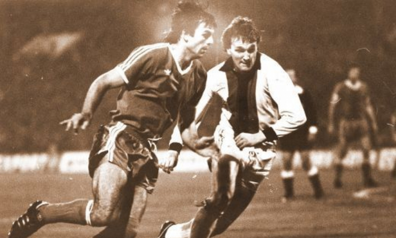 Стойчо Младенова вкарва два гола на Малта в контролата през 1982 година