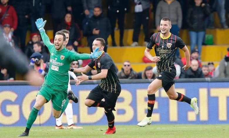 Радостта на вратаря Бриньоли, който току що е вкарал гол на Милан