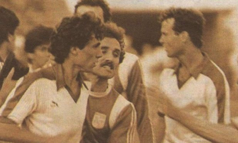 На финала за Купата на България през 1985 г. настава меле между двата тима