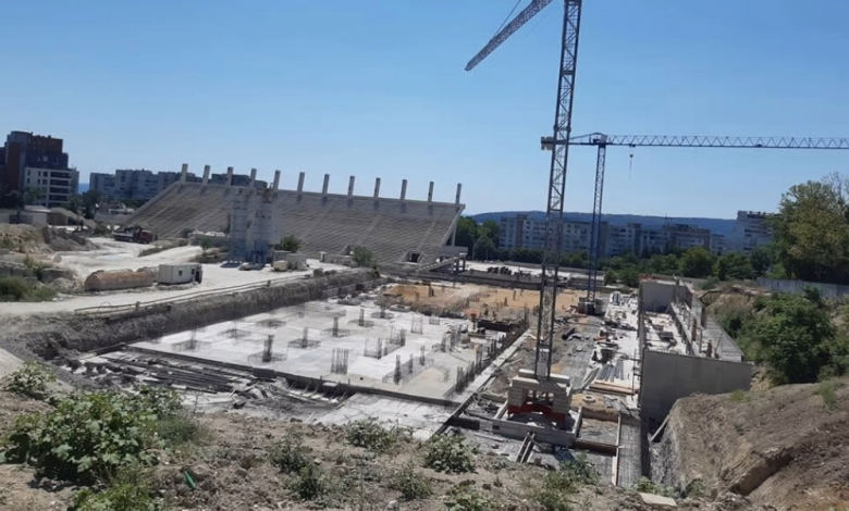 Това е незавършеният строеж на новия стадион на Варна