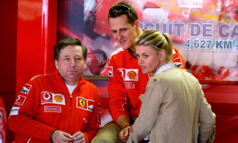 Михаел Шумахер със съпругата си Корина и близкия семеен приятел Жан Тод