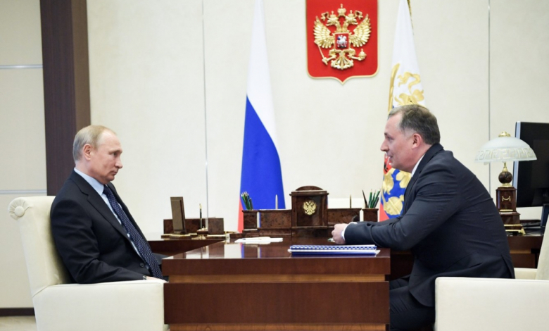 Станислав Поздняков (вдясно) с Владимир Путин