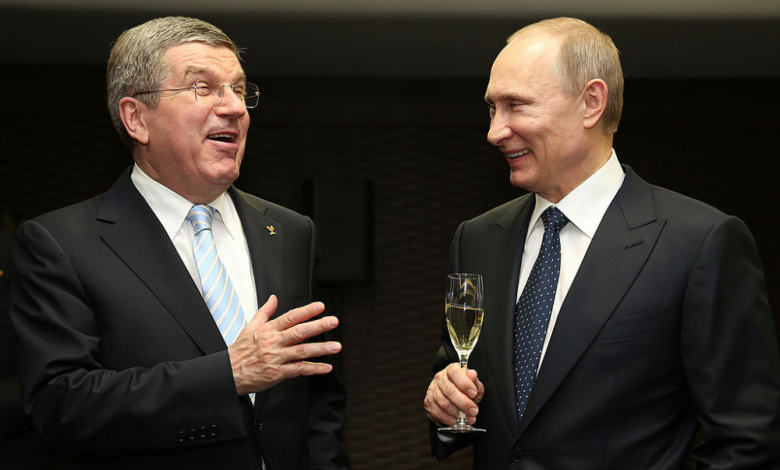 Шефът на МОК Томас Бах на среща с руския президент Владимир Путин / Getty Images/ Guliver