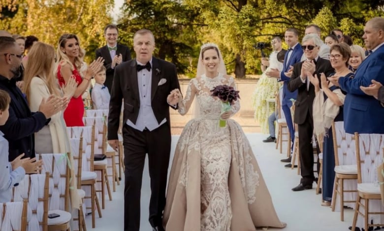 Наско Сираков с малката си дъщеря Виолета на сватбата й през 2019 г.