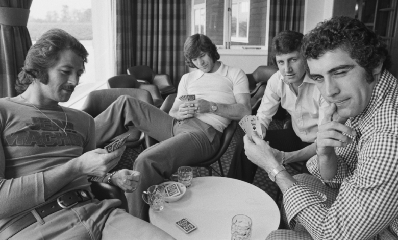 Франки (най-вляво) жули карти с приятели. Снимки: Gulliver/Getty Images