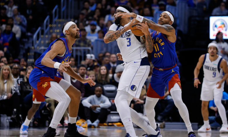 Антъни Дейвис (в средата) / Снимка: Profimedia.bg