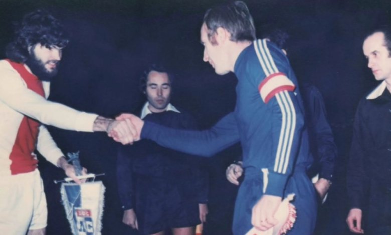 Топчето при рулетката с дузпите пада на синьо