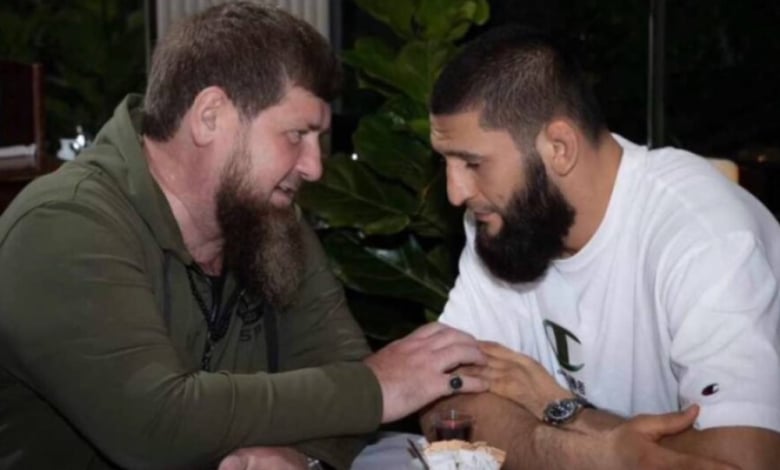 Рамзан Кадиров (вляво) и Хамзат Чимаев