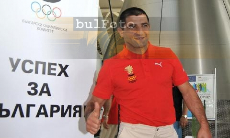 Армен Назарян ще се бори със световния шампион Давид Бединадзе в първата си схватка